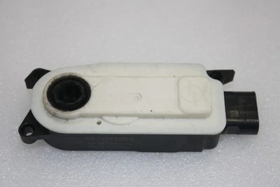 GENUINE RANGE ROVER EVOQUE L551 RADIATOR SHUTTER ACTUATOR MOTOR 5877R1007 - Image 1 of 3