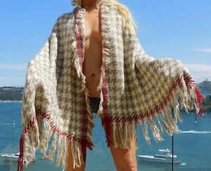VINTAGE 1970s Original Retro Soft Cosy Woven Knit Fringed Shawl/Wrap - Picture 1 of 5