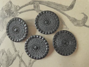 4 Grands boutons anciens en verre noir Décor Frise Grecque 3,3cm - Fin XIXe - Picture 1 of 2