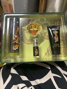 Ed Hardy Mens Cologne Speedy 4pc GS 3.4oz Spray Shower Gel Tiger Keychain Travel - Picture 1 of 3