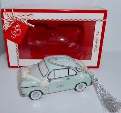 LENOX 2020 JUST MARRIED VINTAGE CAR Wedding Ornament Porcelain Get Away Car H58 - Image 1 of 4