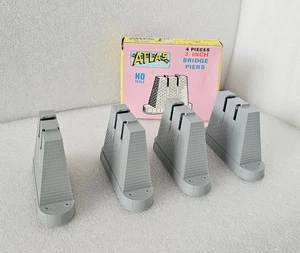 HO Scale Model Railroad Atlas #81 Bridge Piers 4 pcs 3 in. New Pack Made in USA - Picture 1 of 9
