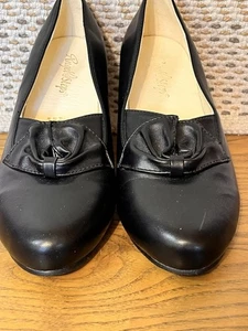 "Bombas Royal Steps negras 8,5 m arco punta redondeada 2"" tacón de colección PU superior Demure clásico" - Imagen 1 de 8