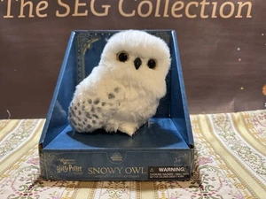 Universal Studios Harry Potter Snowy Owl Shoulder Plush w/Sound Movement NEW - Picture 1 of 17