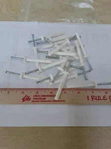 20 piece NYLON DRIVE NAIL-IN ANCHOR, 2" LENGTH NEW 1/4" DIAMETER NEW - Picture 1 of 2