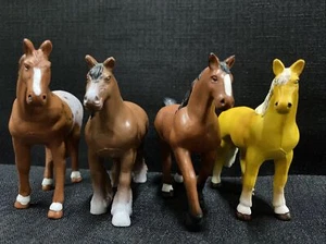 Konvolut 4 Miniatur Pferde Funrise Vintage 1988 Hartplastik Mustang Morgan etc. - Bild 1 von 12