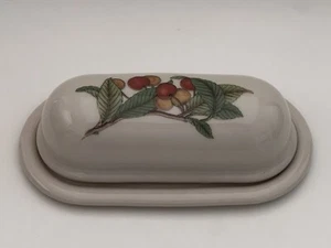 Epoch by Noritake WHOLESOME Covered Butter Dish - Picture 1 of 5