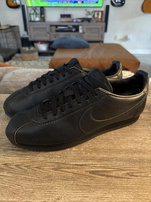 Zapato de cuero negro triple talla 11 Nike Classic Cortez para hombre 749571-002 Foto 1 de 4