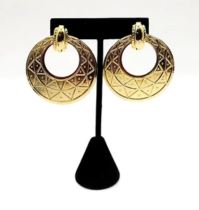 Large Gold Tone Flat Hoop Tribal Relief Door Knocker Style Vtg Pierced Earrings - Picture 1 of 16