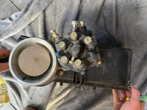 Luftmengenmesser und Mengenteiler, Luftfilterkasten Audi 90 / 80 0438120185 - Bild 1 von 7