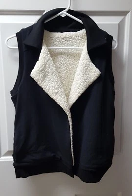 Espléndido - Chaleco reversible para mujer blanco y negro imitación sherpa frente abierto talla S usado en excelente estado Foto 1 de 4