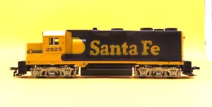 KATO 37-022 EMD GP35 SANTA FE #2825 WITH DB HO SCALE - Picture 1 of 7