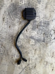 04-13 Suzuki  GS500F E, GS500 - Voltage Regulator - Picture 1 of 2