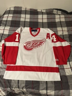 CCM Detroit Red Wings Brendan Shanahan Hockey Jersey Size Large White - Image 1 of 4