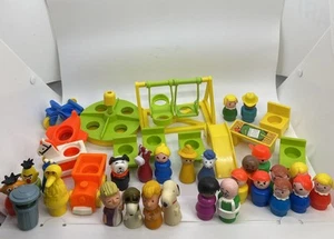 Lot Of 40 Vintage Little People (Figures, Furniture, Vehicles) - Picture 1 of 23