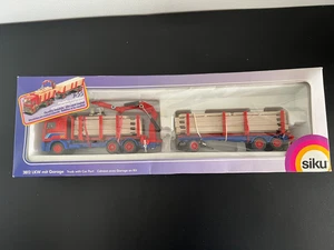 Siku 3812-DAF 95 Space cab with car port, 1:55 scale, VGC , FREE POSTAGE. - Picture 1 of 16