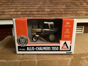 1/64 Allis Chalmers 7050 50th Anniversary Gold Chase - Picture 1 of 5