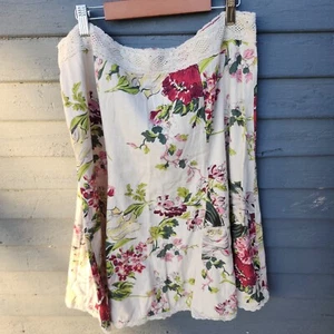 Cabi SZ 12 Cabbage Rose floral short cotton skirt style # 380 - Picture 1 of 5