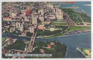 Postal de lino década de 1950 con vista aérea a distancia - Imagen 1 de 2