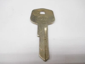 D.L. HF7 Key Blank Fits Mercedes Benz - Picture 1 of 2