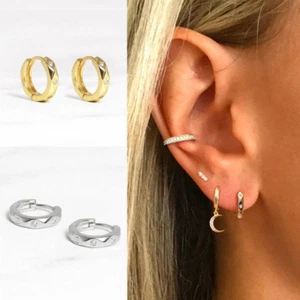 Gold wavy huggie hoop earrings, minimal dainty huggie hoops earring 925 silver - Picture 1 of 5