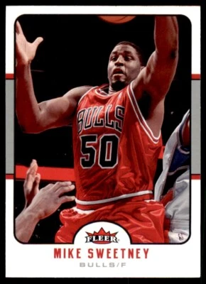 2006-07 Fleer Mike Sweetney 100 Chicago Bulls #26 - Image 1 of 2