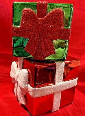 Candelabro pedestal 3 mechas arco regalos de Navidad apilado Bath & Body Works Foto 1 de 3