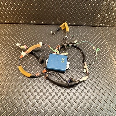 2001-2003 LEXUS LS430 traseira direita DRIVER MÓDULO DE CONTROLE DE PORTA LATERAL UNIDADE FABRICANTE DE EQUIPAMENTO ORIGINAL - Imagem 1 de 4