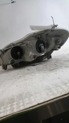 Conjunto de faros derechos Toyota Corolla 2007 marrón 157172 usado 140 k millas Foto 1 de 3