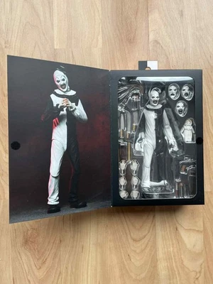 NECA Terrifier Actionfigur Ultimate Art the Clown - Bild 1 von 4