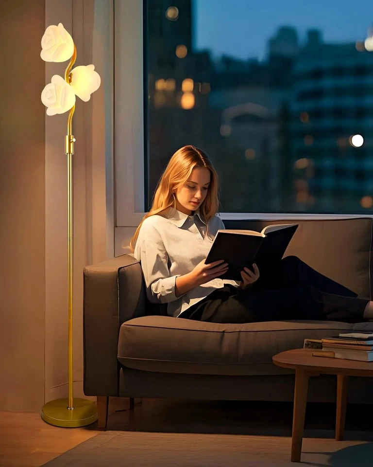 Lámpara de pie con flores doradas regulable continuamente moderna de mediados de siglo lámpara de pie floral Foto 1 de 4