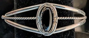Vintage Navajo Sterling Silver Twisted Wire Black Onyx Woman's Bracelet Sz 5.25" - Picture 1 of 5