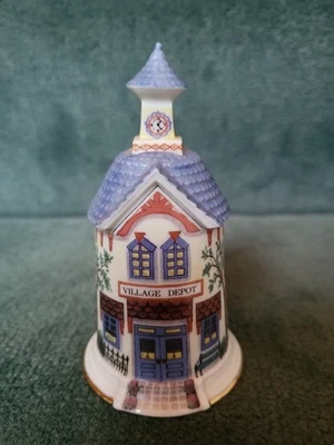 Campana Lenox Country Village 1993 "Village Depot" porcelana fina hecha en Taiwán  Foto 1 de 4