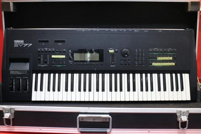 USED Yamaha SY 77 Synthesizer Keyboard U2675 250711 - Image 1 of 4