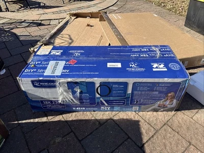 MRCOOL Pro Comm Central Air Conditioner (DIY09HPWMAH230C25) - Image 1 of 4