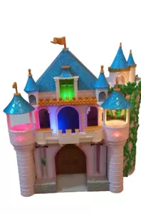Disney Store Bella Addormentata Deluxe Castello Playset Animatori con Personaggi - Foto 1 di 9