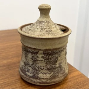 Virginia Weisel for The Kiln Studio Pottery Lidded Sugar/Honey Dish PNW Artist - Picture 1 of 9