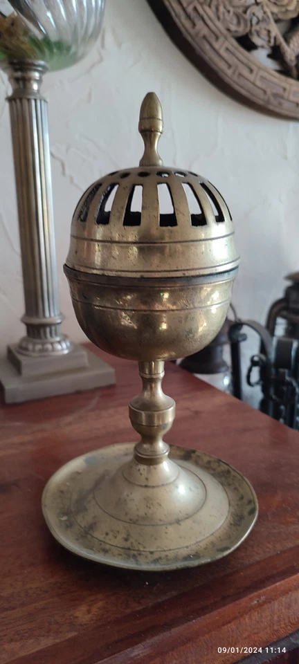 Tres Ancien Encensoir En Bronze Doré - Photo 1/1