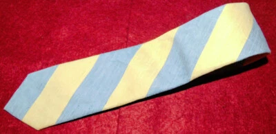 J. CORBATA DELGADA DE LINO/SEDA A RAYAS AZUL CLARO/AMARILLO HECHA EN EE. UU. - CORBATAS. Foto 1 de 3