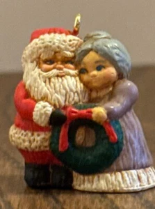 The Kringles`1993`Miniature,Santa And Mrs Clause #5 Hallmark Ornament - Picture 1 of 8