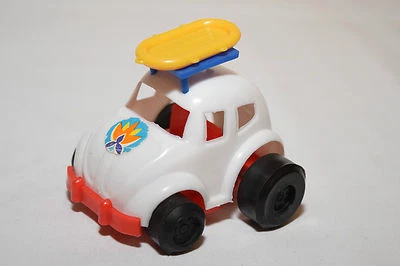 PLASTICA VW VOLKSWAGEN BEETLE KAFER BIANCO CON BARCA OTTIME CONDIZIONI - Immagine 1 di 4