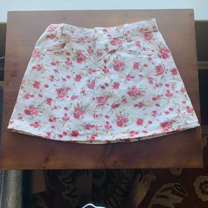 Zara Girls Denim Skirt White + Pink Floral Cute Pretty EUC Girls Size 7 - Picture 1 of 8