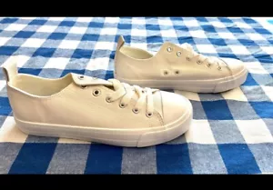 size 8 New Woman sneaker, White, Fashion Sneaker - Picture 1 of 5
