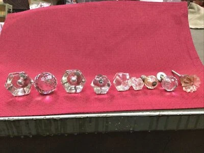 Lote de 9 botões de vidro vintage, 1 é rosa, puxadores de gaveta - Imagem 1 de 4