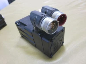 Servomotor Allen-Bradley AB MPL-A1520U-VJ42AA - Imagen 1 de 4