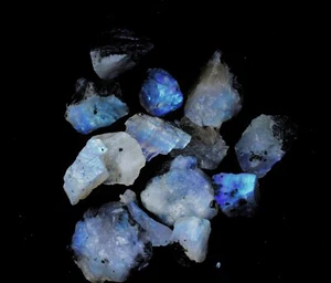 250ct Natural Blue Sheen Rainbow Moonstone Rough Wholesale Raw Moonstone V57-3 - Picture 1 of 9