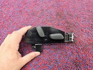 CHEVROLET CAMARO LS 16-24 LEFT DRIVER SEAT CONTROL ADJUST BUTTON SWITCH MODULE - Foto 1 di 4