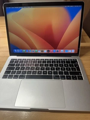 Apple MacBook Pro 13,3 Zoll (128GB SSD, Intel Core i5 7. Gen., 3,60GHz, 8GB RAM) - Bild 1 von 4