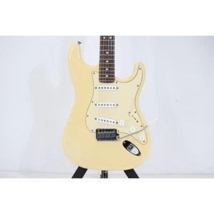 FENDER AMERICAN STRATOCASTER corpo in ontano usato bianco con custodia rigida - Foto 1 di 10
