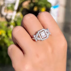 Anillo de compromiso cuadrado enchapado en oro blanco baguette CZ de gran tamaño - Imagen 1 de 13